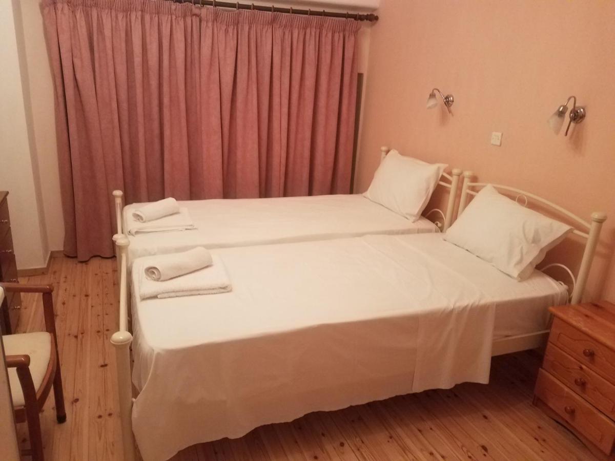 Hotel Chrisi Akti à Nafpaktos Extérieur photo