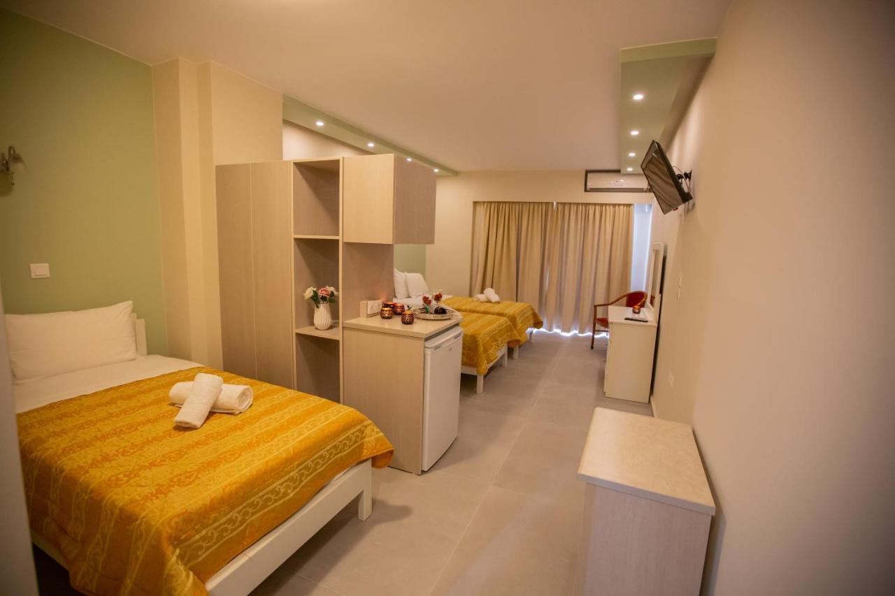 Hotel Chrisi Akti à Nafpaktos Extérieur photo