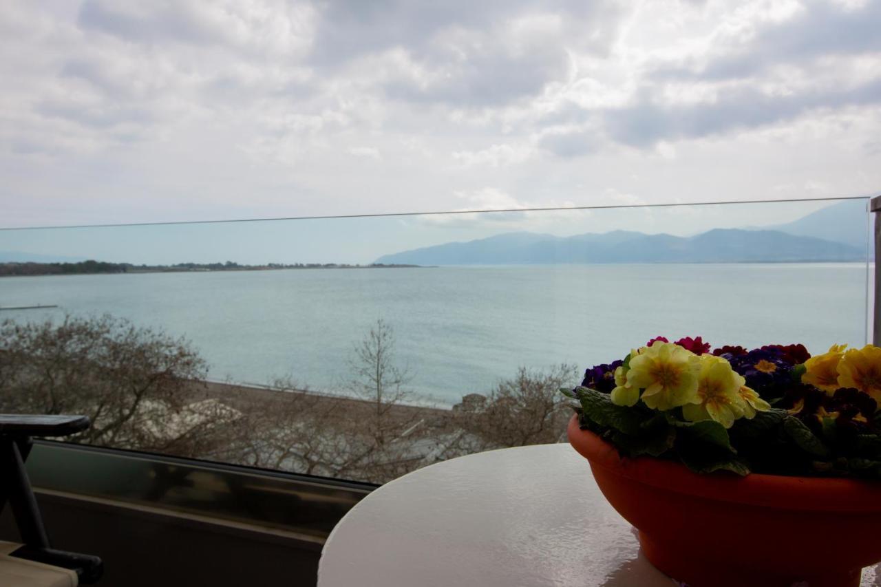Hotel Chrisi Akti à Nafpaktos Extérieur photo